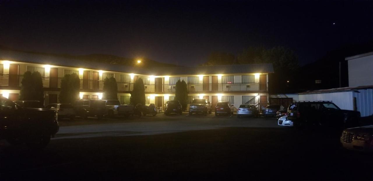 Cache Creek Inn Kültér fotó
