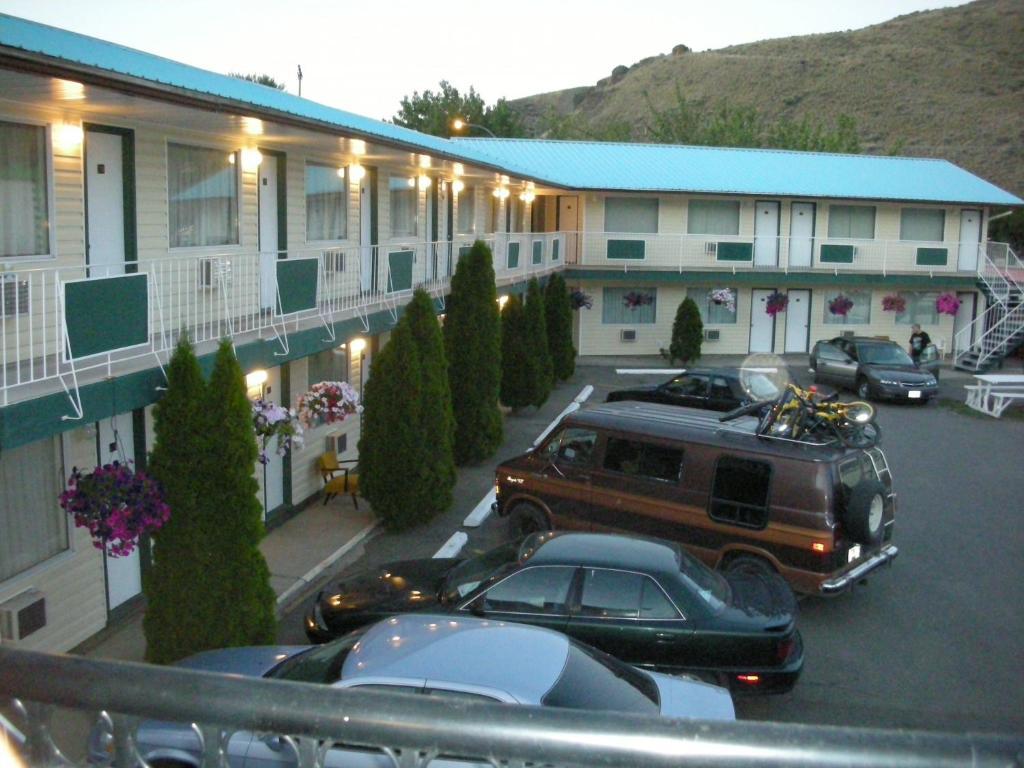 Cache Creek Inn Kültér fotó