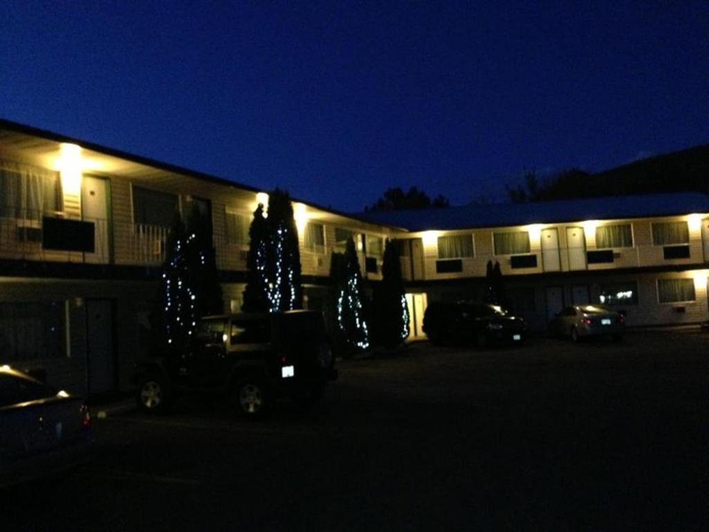 Cache Creek Inn Kültér fotó