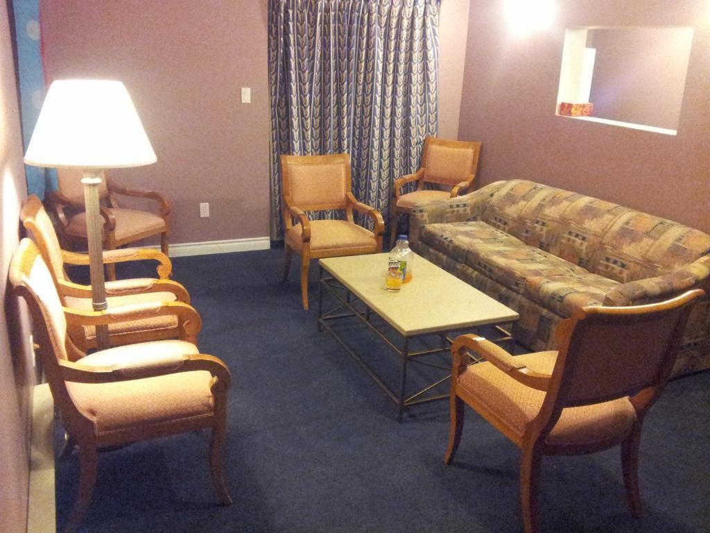 Cache Creek Inn Szoba fotó