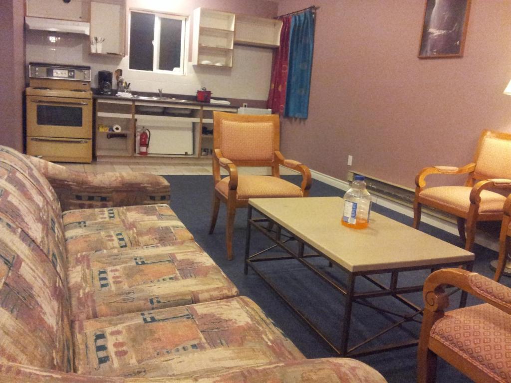 Cache Creek Inn Szoba fotó
