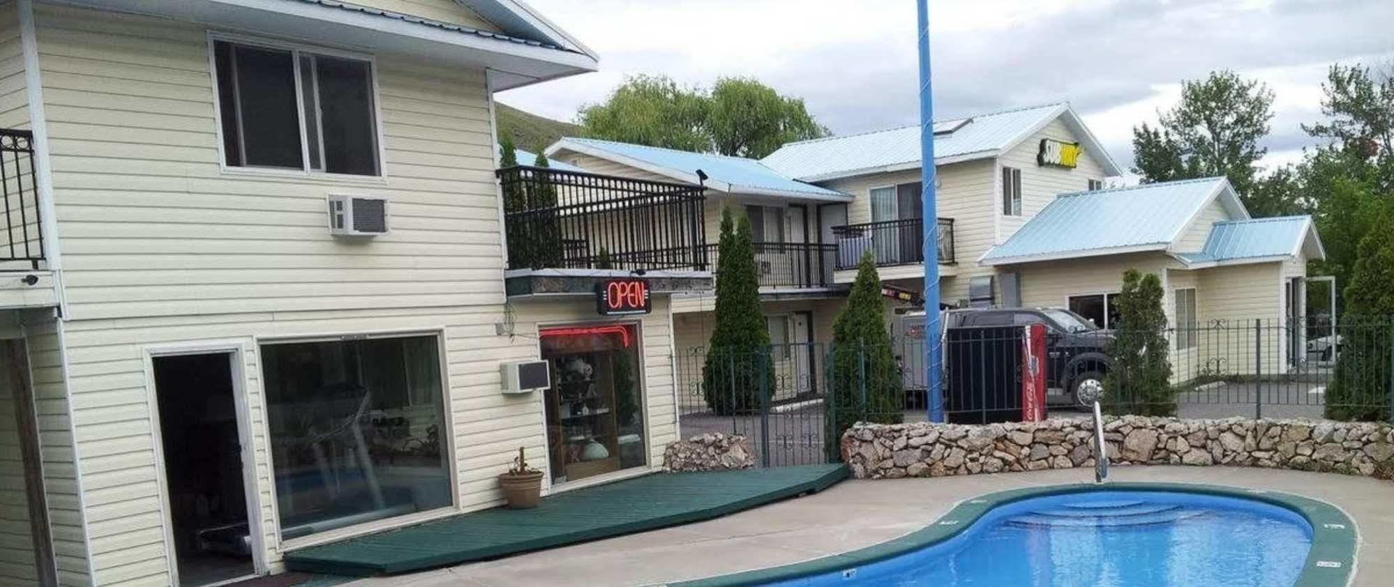 Cache Creek Inn Kültér fotó