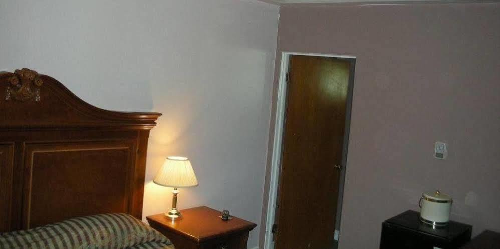 Cache Creek Inn Kültér fotó